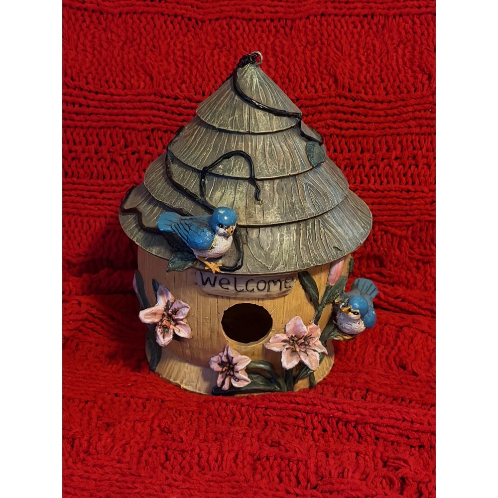 Rustic Resin Hanging Birdhouse Bluebirds Pink Lilies Welcome Sign Garden Decor